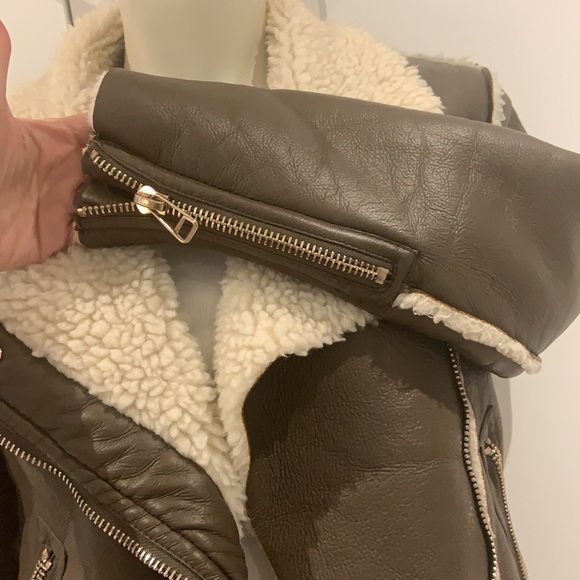 Faux Leather/Sherpa Moto jacket - Picture 5 of 9